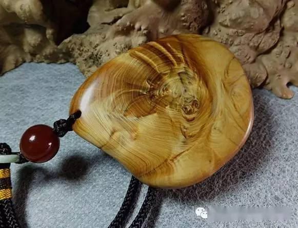 貴氣的崖柏手把件,你玩過(guò)嗎