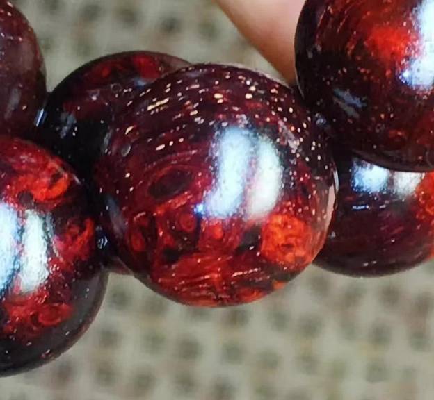 木頭中驚現(xiàn) 鬼臉 ,竟然沒有人害怕